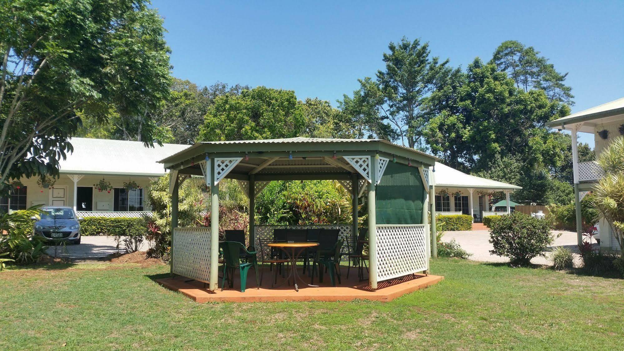 Yungaburra Park Motel Exterior foto